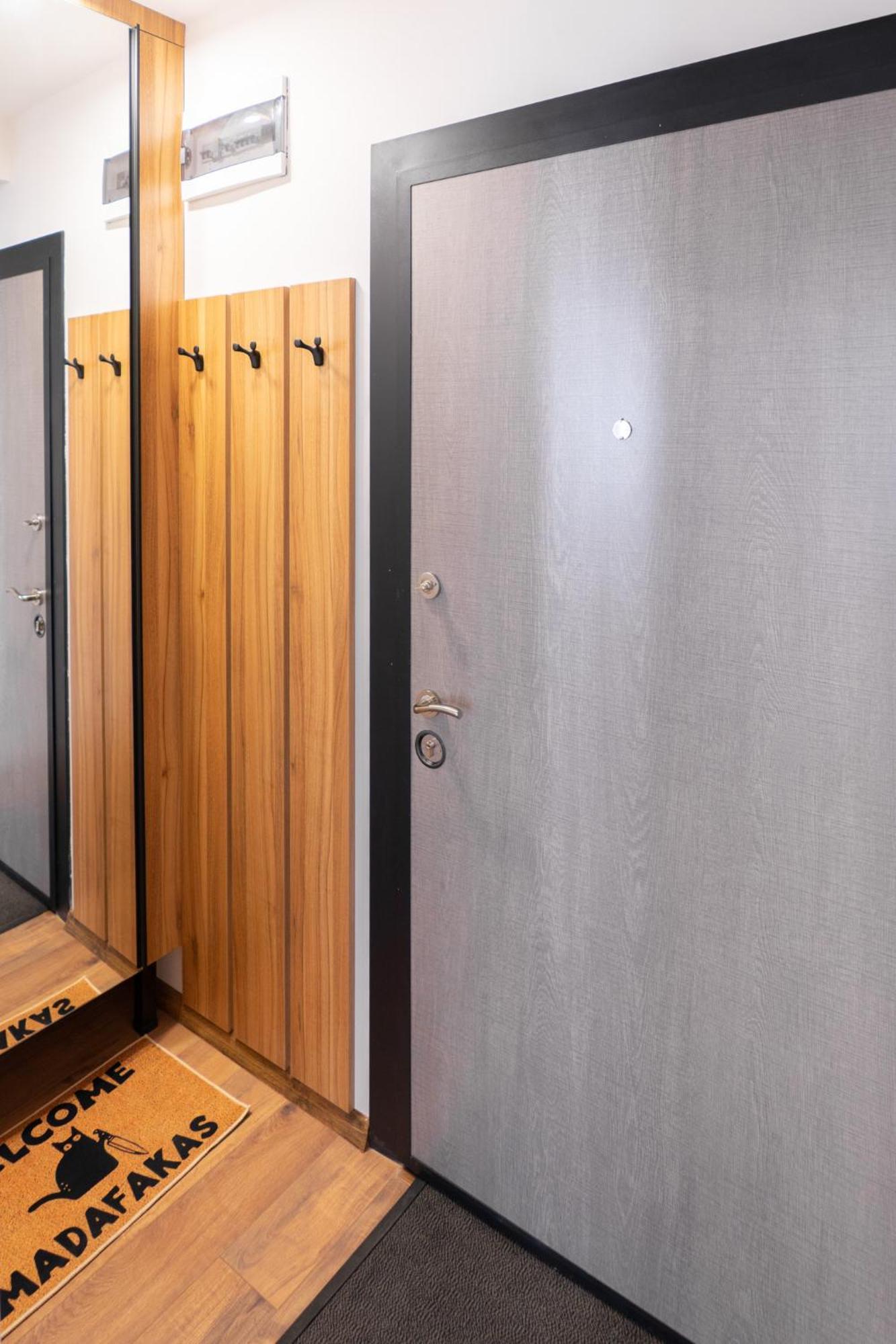 New Modern & Cozy Apartment With Free Private Parking And Ev Charging Station Варна Экстерьер фото