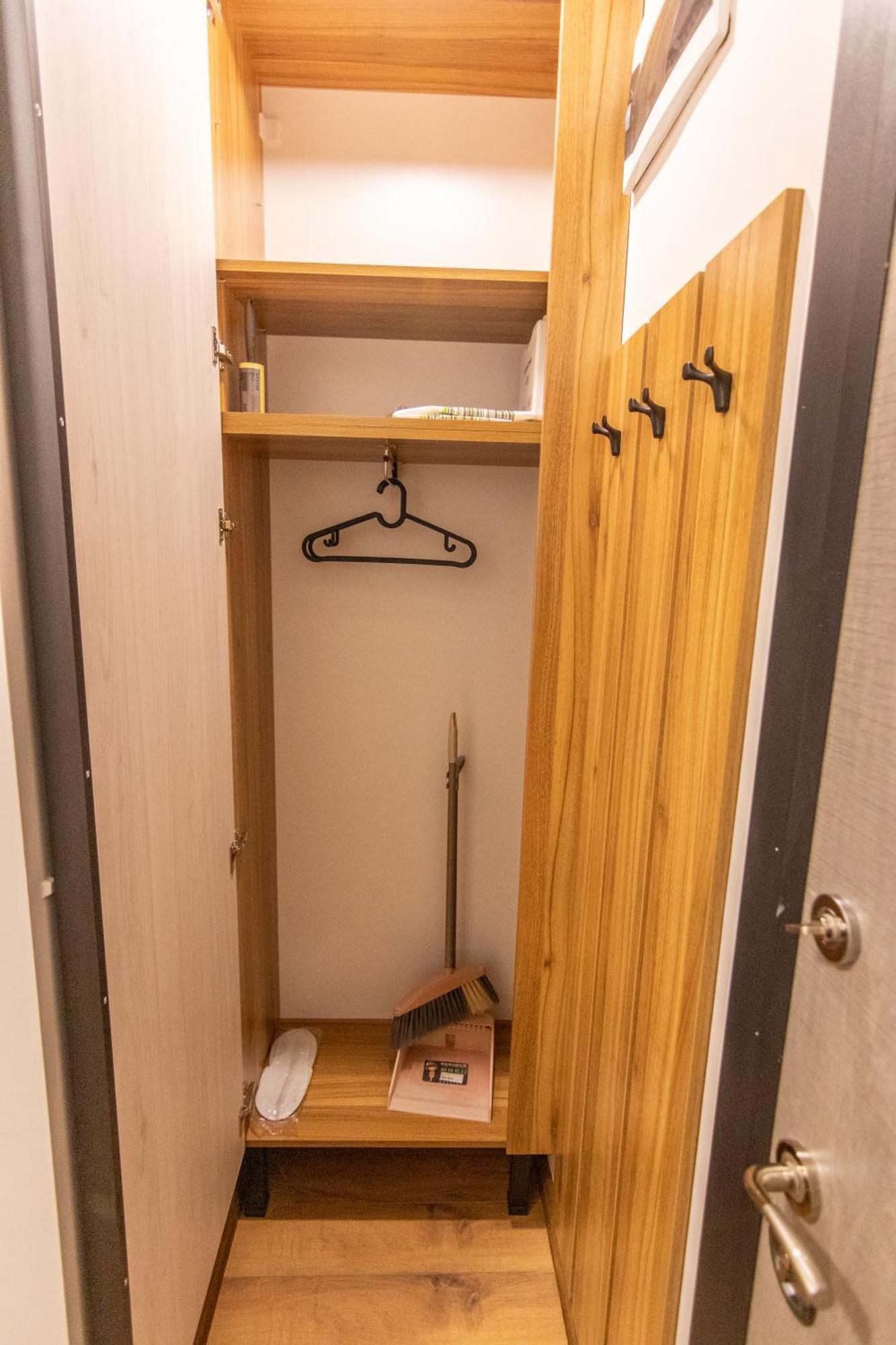 New Modern & Cozy Apartment With Free Private Parking And Ev Charging Station Варна Экстерьер фото